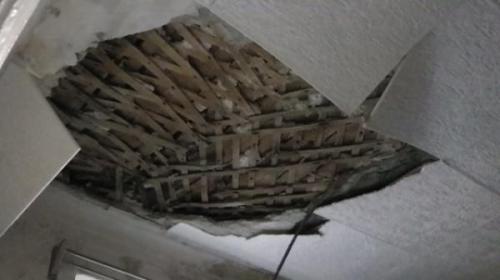 Косметический ремонт потолка в старом деревянном доме. Как починить просевший потолок из дранки в старом доме