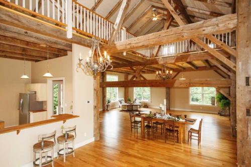 Как обработать балку на потолке. Как подтянуть балки потолка в частном доме самому? Провис потолок в доме? Не проблема! 22 Как обработать балку на потолке. Как подтянуть балки потолка в частном доме самому? Провис потолок в доме? Не проблема! 22