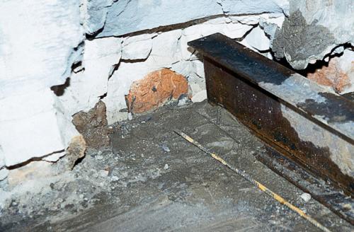 Усиление перекрытий железобетоном сверху. Какие факторы свидетельствуют о необходимости усиления