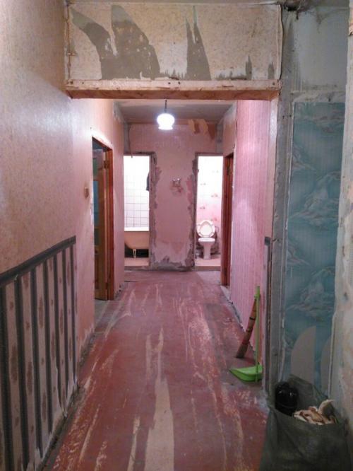 Как обыграть балку на стене. Как обыграть несущую балку?