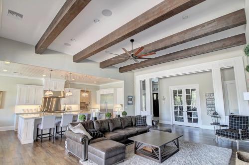 Декоративные балки в интерьере. Примеры использования балок в интерьере 02