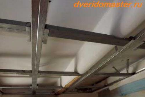 Балка в интерьере, как обыграть на потолке. Потолок с балками: ТОП-170 фото и видео идей оформления потолка с балками. Подбор дизайна для низких и высоких потолков. Виды материалов для балок 11