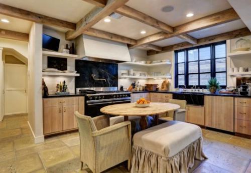 Как задекорировать балки в старом доме. Деревянные балки