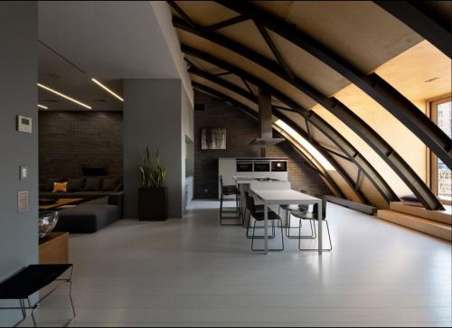 Балки на потолке лофт. Идеи оформления потолка