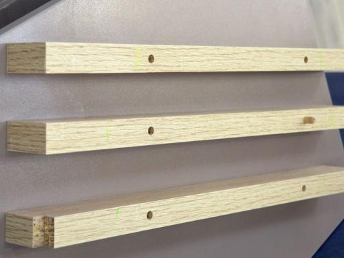 Как крепить деревянные рейки к стене. Монтаж декоративных реек на стены и потолок. 06