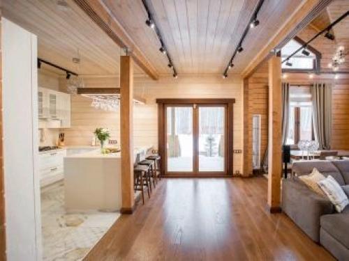 Декоративные балки на потолок в интерьере. Декоративные балки в интерьере — виды 04