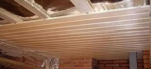 Потолок из вагонки своими руками. Технология устройства потолка из вагонки