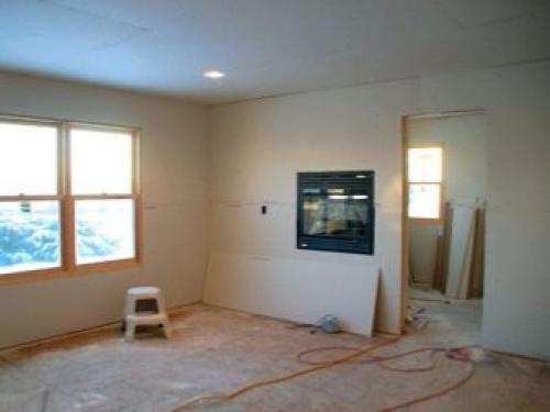 Как и чем обшить каркасный деревянный дом внутри.. Особенности черновой отделки 01