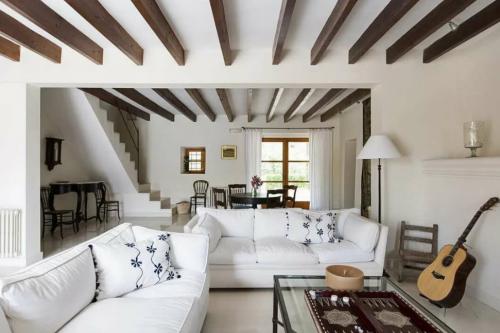 Чем отделать стены на даче внутри недорого. Внутренняя отделка дачного дома: лучшие варианты 05