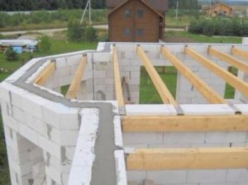 Чердачное перекрытие дома из газобетона. Устройство деревянных перекрытий в газобетонных домах