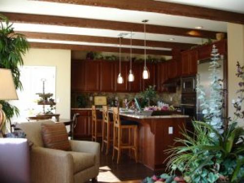 Декоративные балки на стену. Потолочные фальш-балки: декор и особенности установки