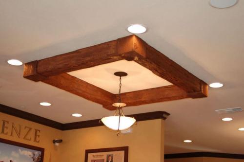 Декоративные полиуретановые балки в интерьере. Декоративные балки в интерьере. Потолочный интерьер квартиры