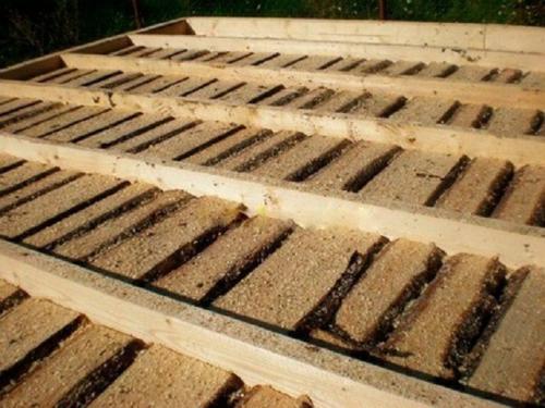 Как сделать пол из дерева на лагах. Установка лаг для пола 06