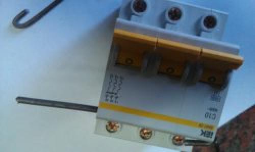 Установка din рейки в электрощите. В чем особенности использования DIN-рейки? 03