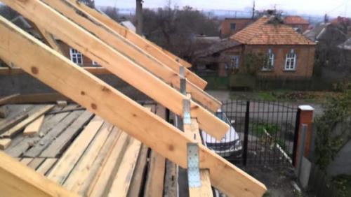 Как установить стропила на брус. Установка висячих стропил