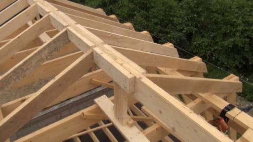 Как установить стропила на брус. Установка висячих стропил