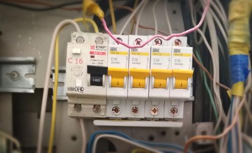 Установка дин рейки старых щитках. Монтаж на din рейку 11