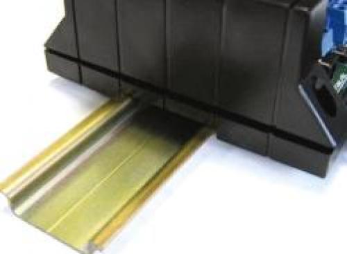 Установка автомата на дин рейку. Монтаж электооборудования на DIN-рейке