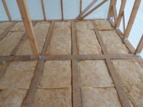 Чем утеплить стены и полы в кирпичном доме. Как утеплить полы своими руками 05